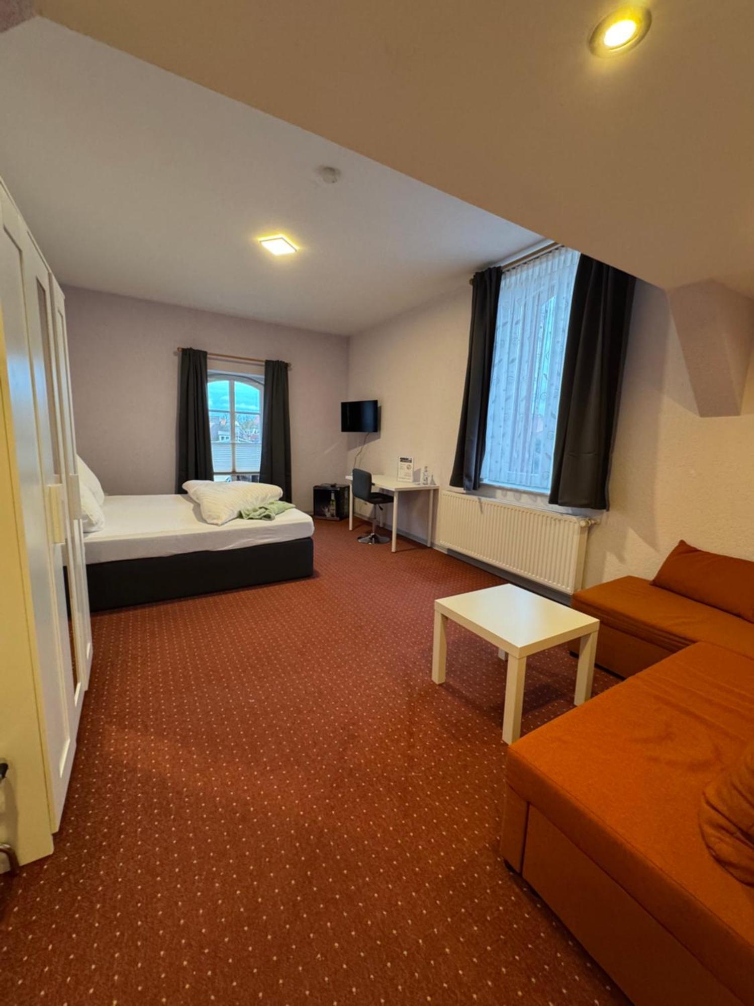 Hotel-Restaurant Christine Lubz Ngoại thất bức ảnh
