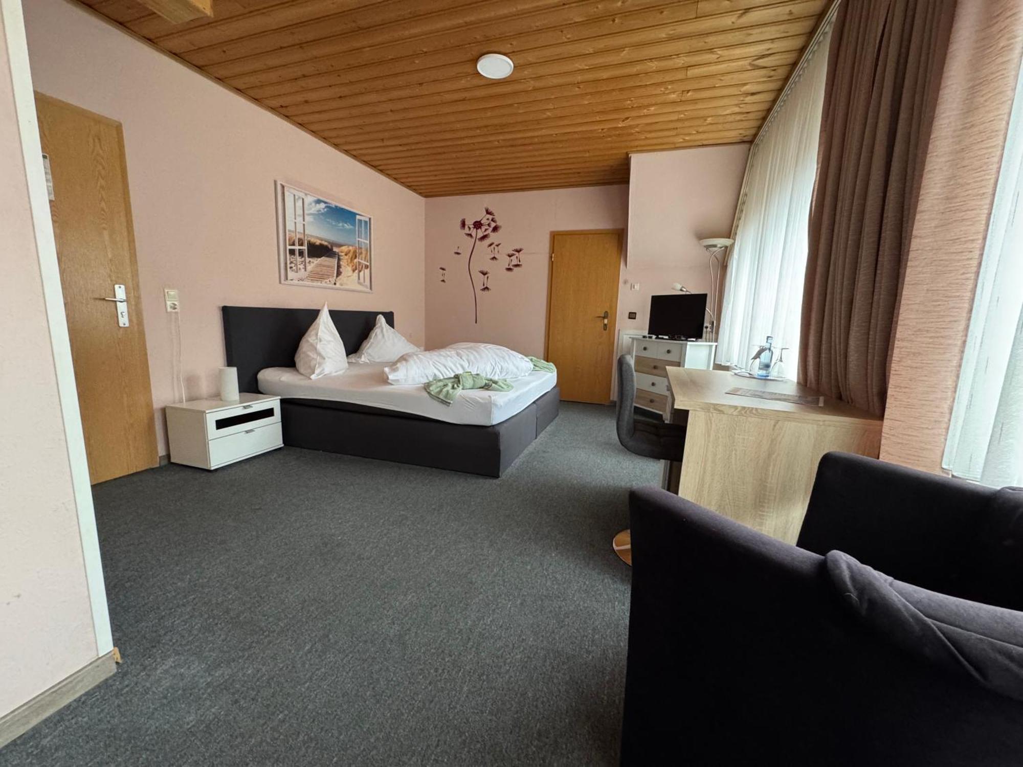 Hotel-Restaurant Christine Lubz Ngoại thất bức ảnh