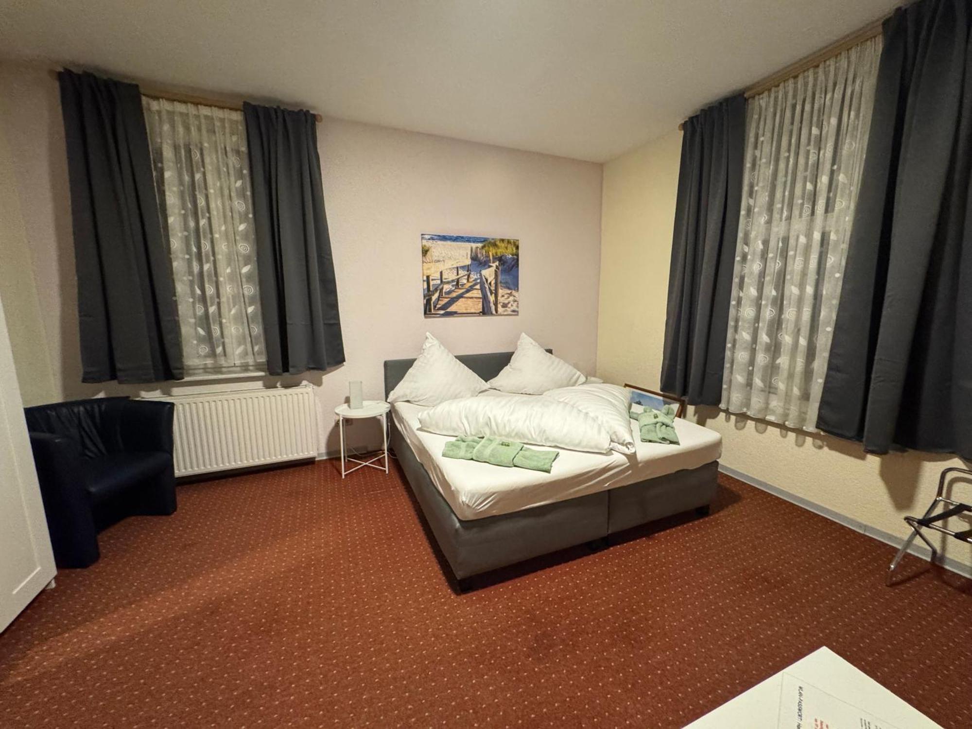 Hotel-Restaurant Christine Lubz Ngoại thất bức ảnh